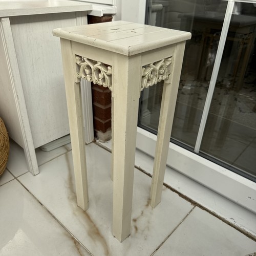 Slim wooden table - , plant